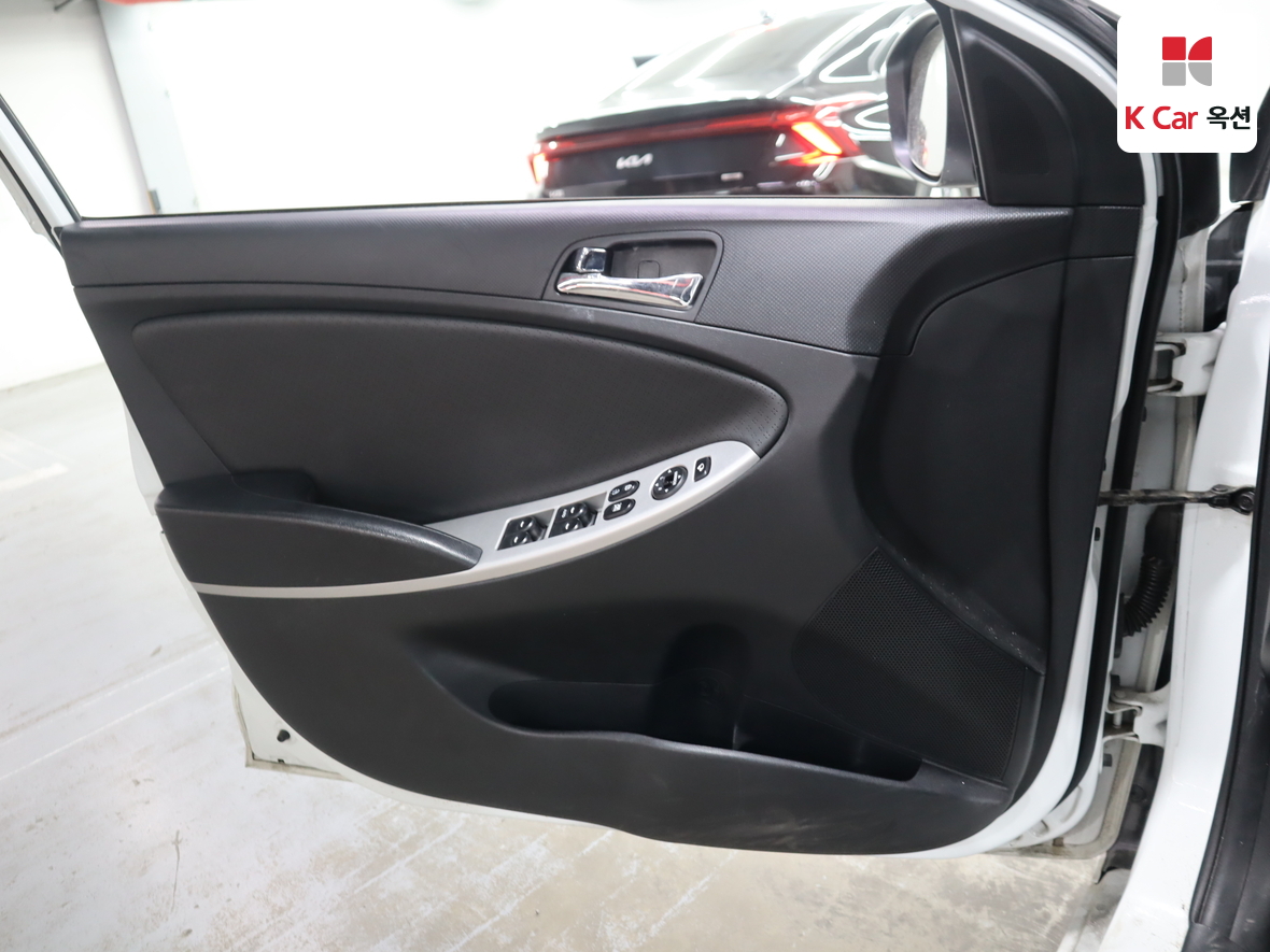 Hyundai Accent 2014 - Image 8