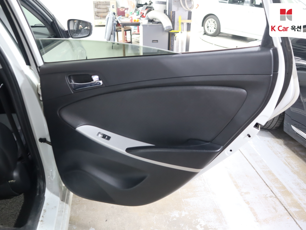 Hyundai Accent 2014 - Image 26