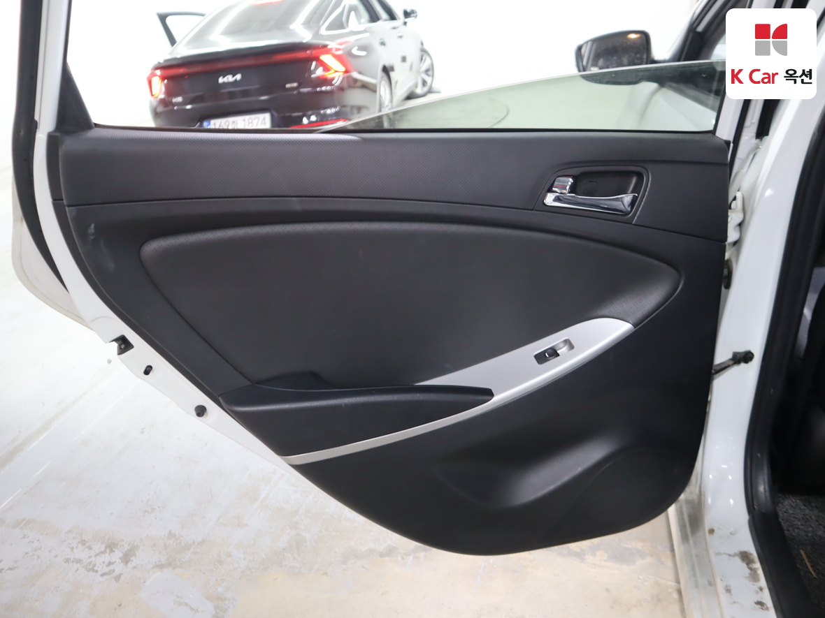 Hyundai Accent 2014 - Image 22