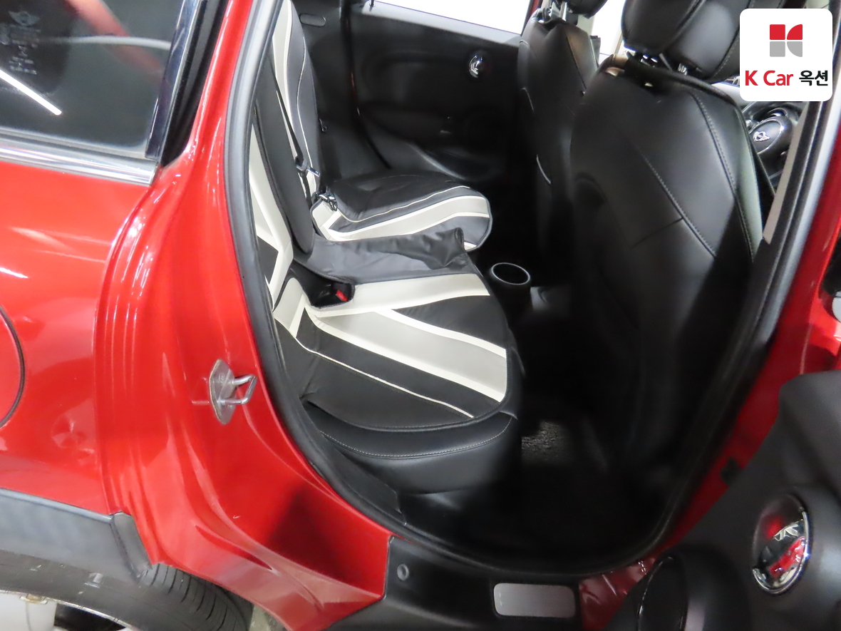 BMW MINI 2015 - Image 31