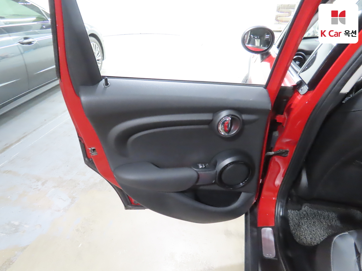 BMW MINI 2015 - Image 25