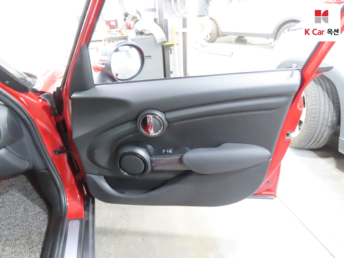 BMW MINI 2015 - Image 32