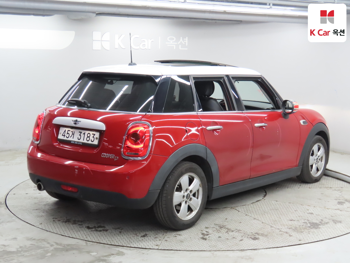 BMW MINI 2015 - Image 2