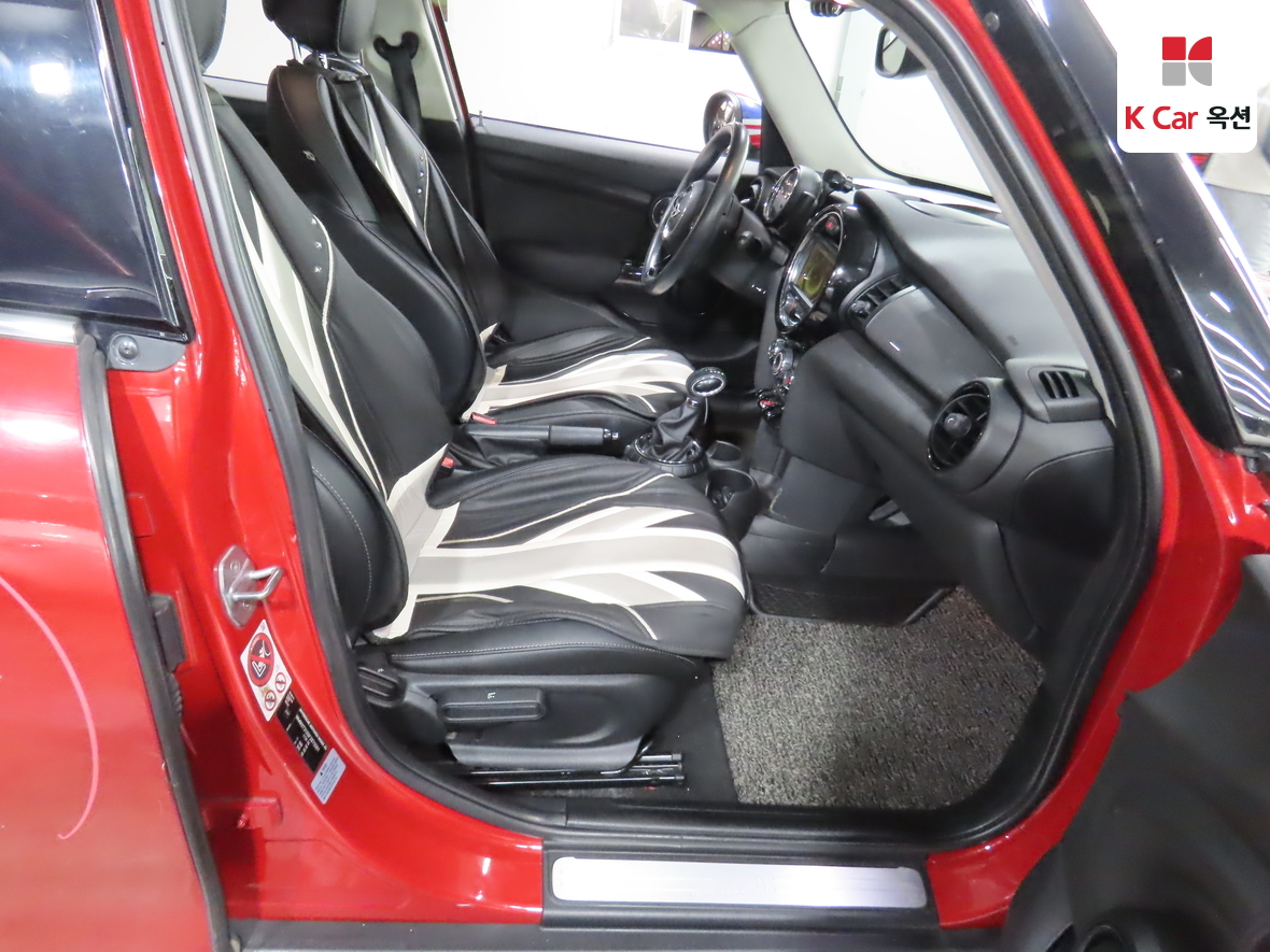 BMW MINI 2015 - Image 33