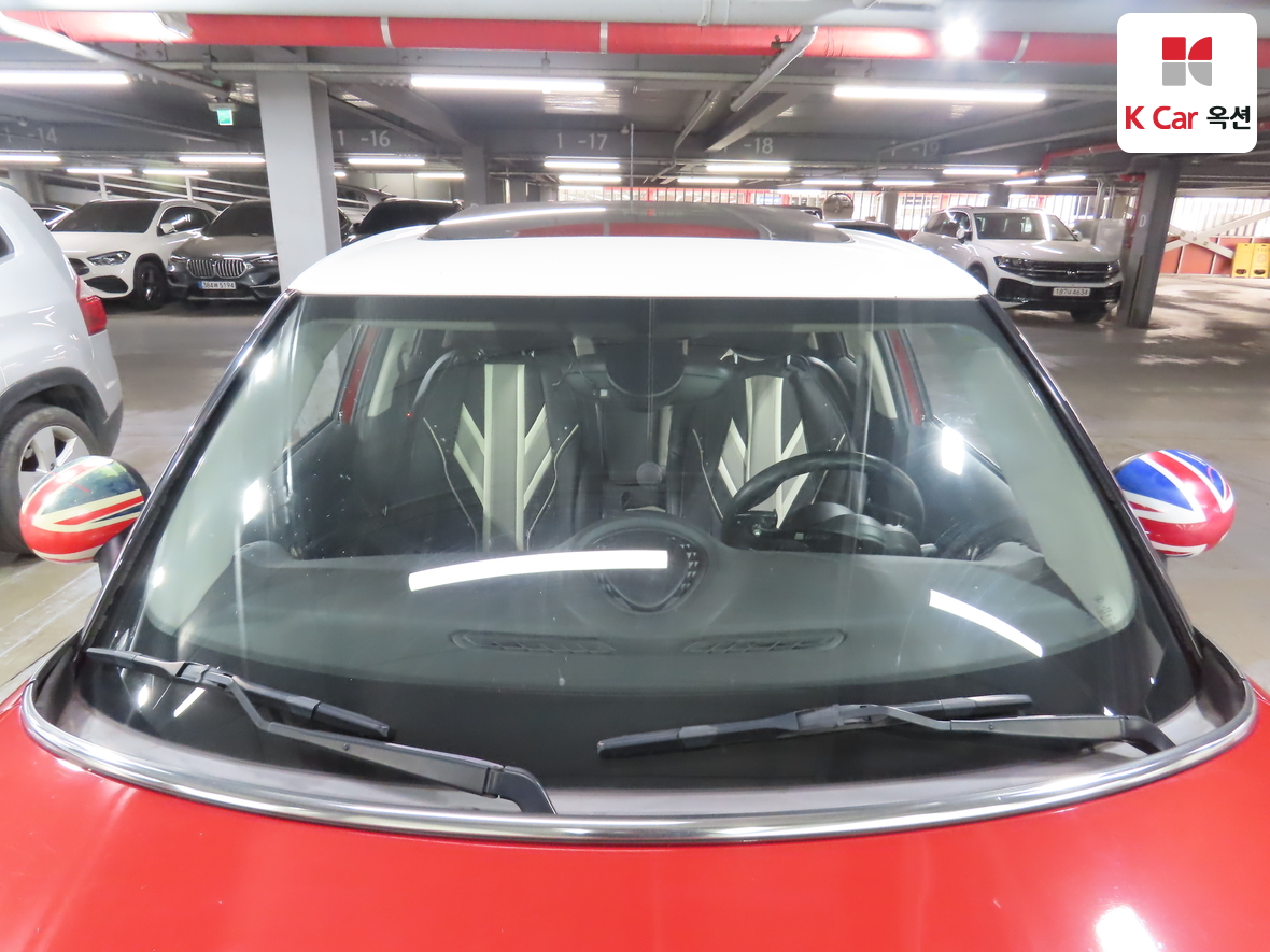 BMW MINI 2015 - Image 36