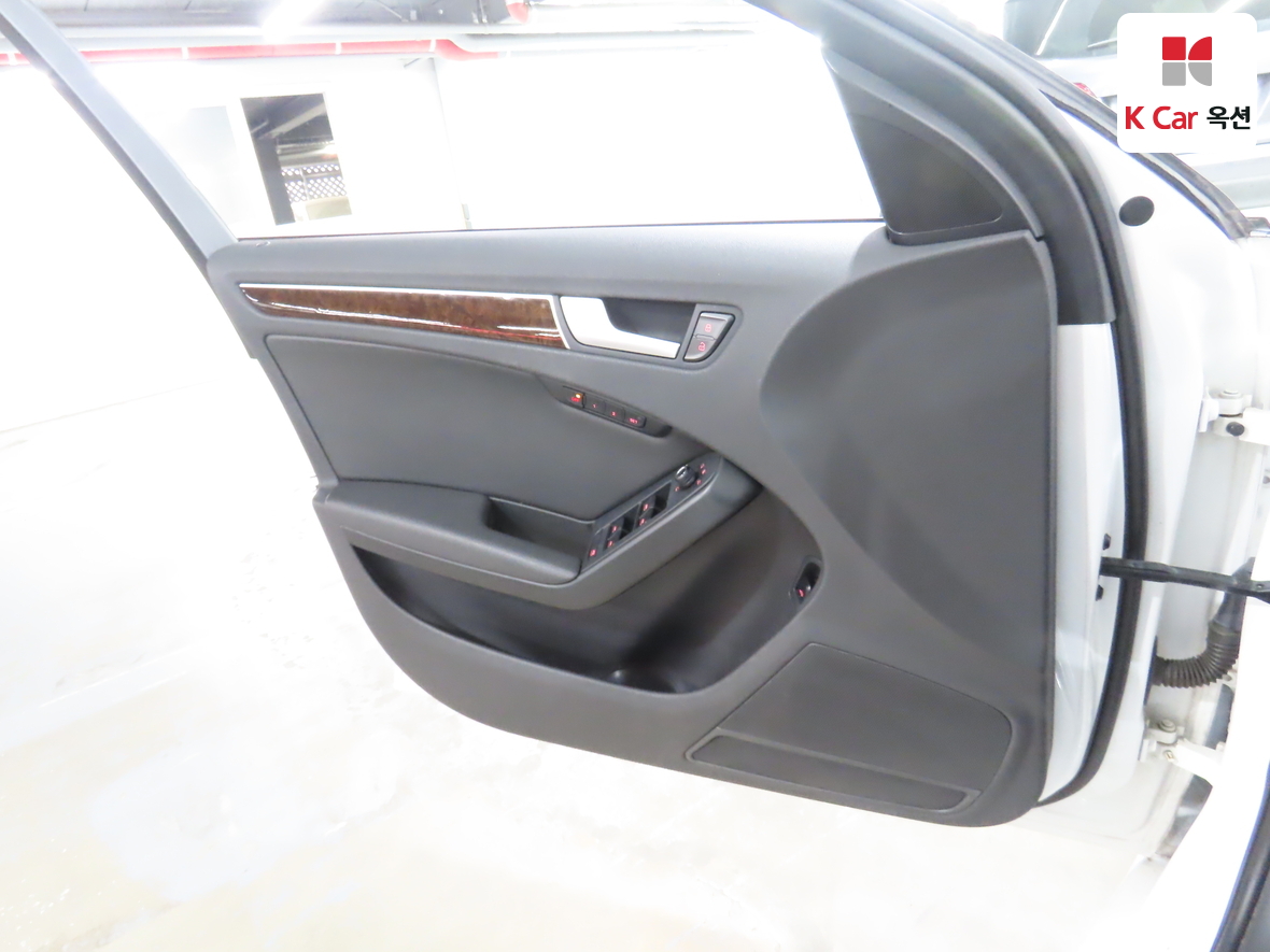 Audi A4 2012 - Image 8