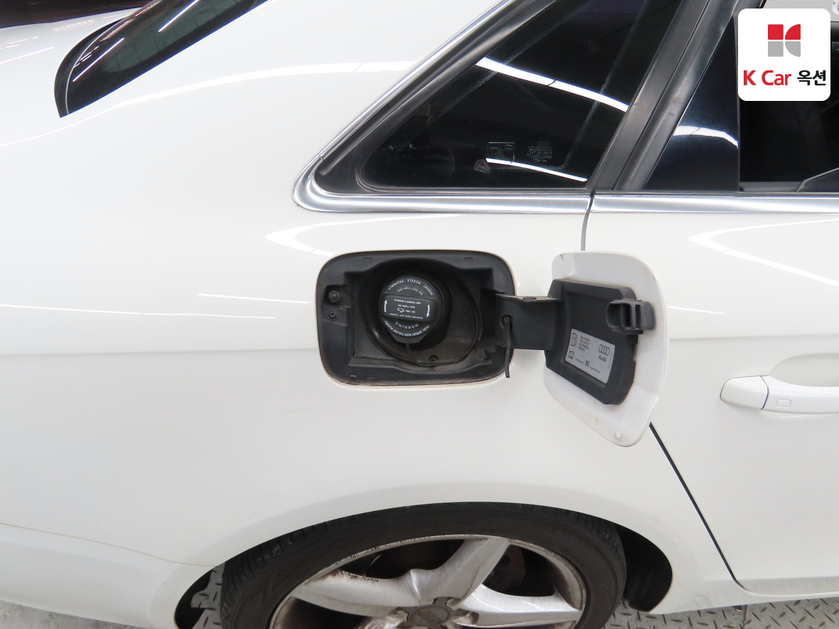 Audi A4 2012 - Image 27