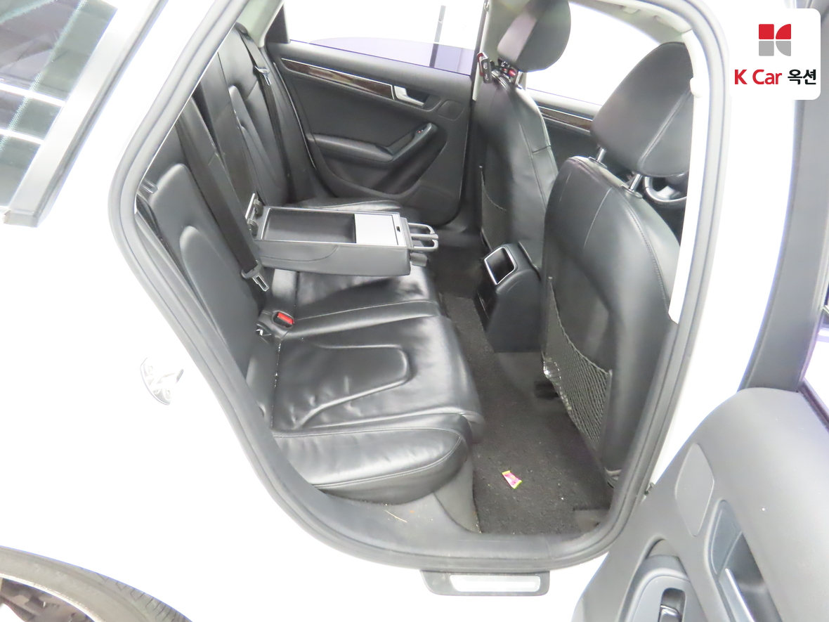 Audi A4 2012 - Image 30