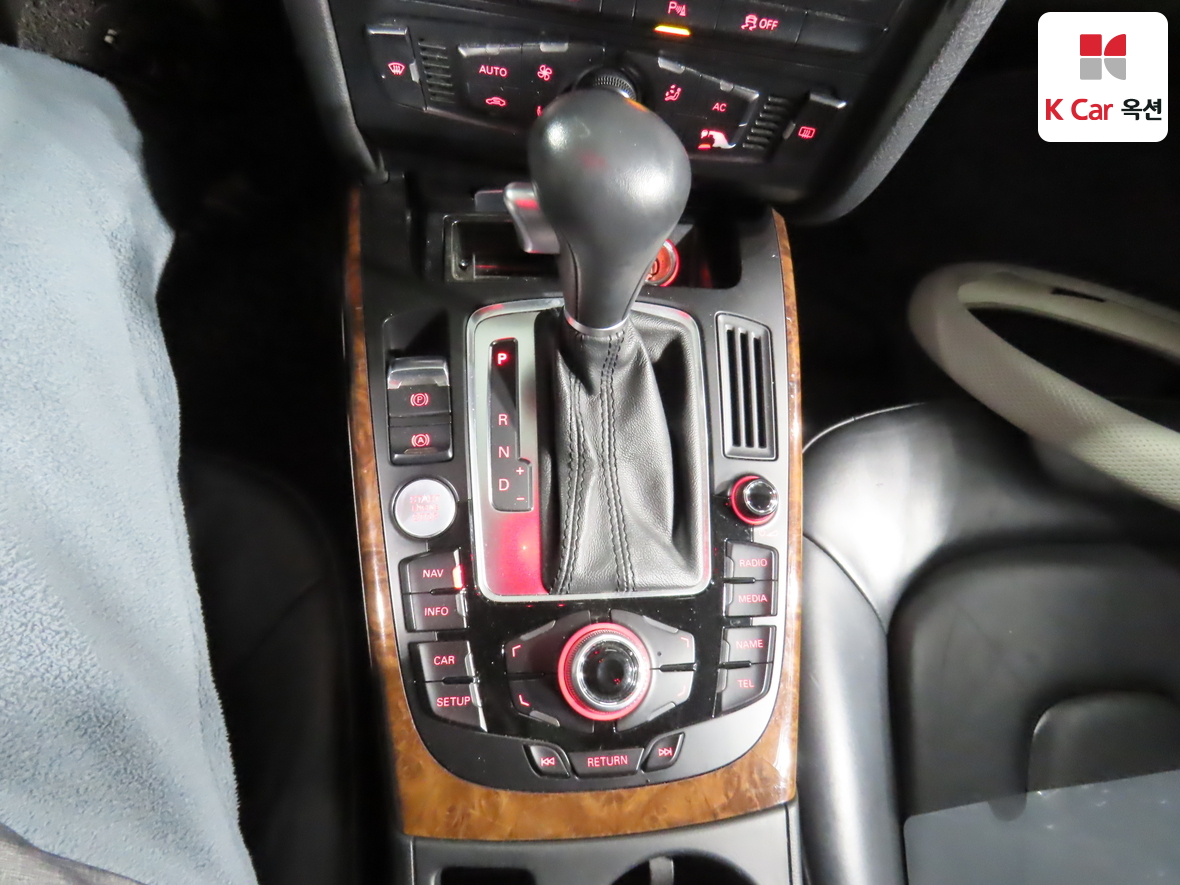 Audi A4 2012 - Image 17