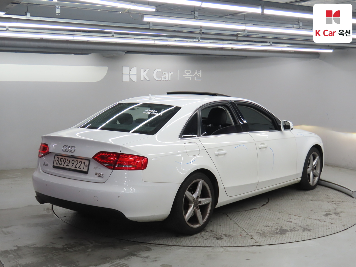Audi A4 2012 - Image 2