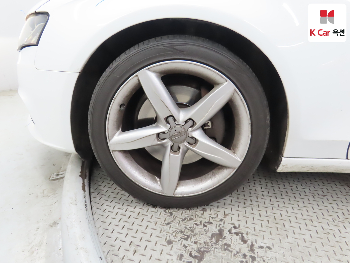 Audi A4 2012 - Image 48