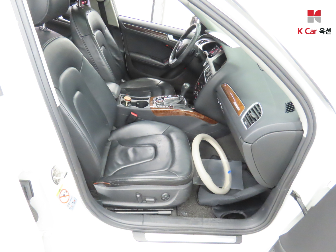 Audi A4 2012 - Image 32