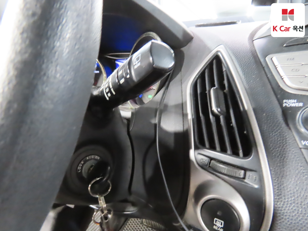 Hyundai Tucson 2011 - Image 11