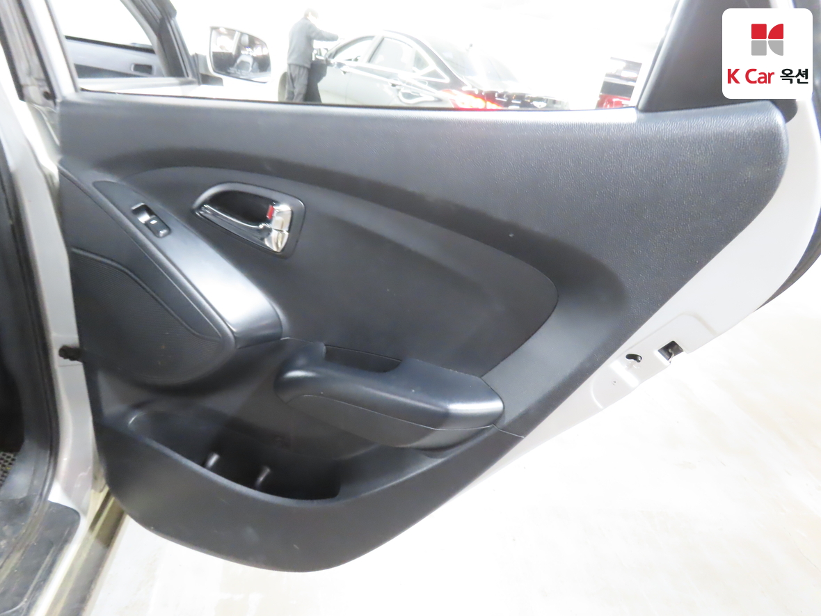 Hyundai Tucson 2011 - Image 25