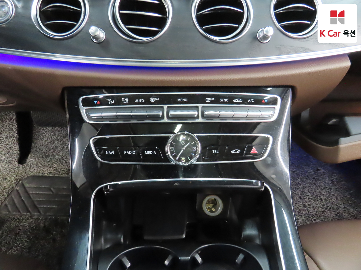 메르세데스-벤츠 E-클래스 2017 - 이미지 15