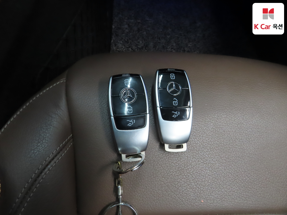 메르세데스-벤츠 E-클래스 2017 - 이미지 18