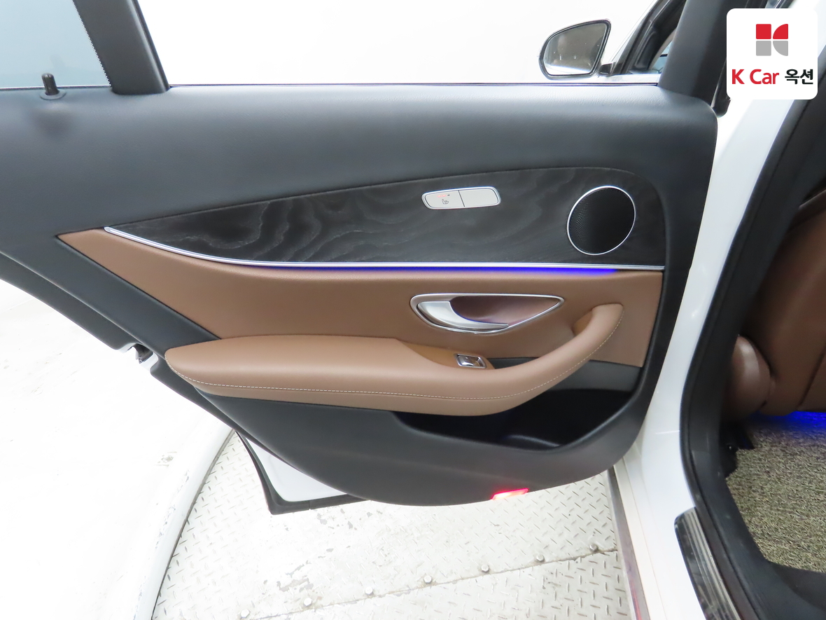 메르세데스-벤츠 E-클래스 2017 - 이미지 26