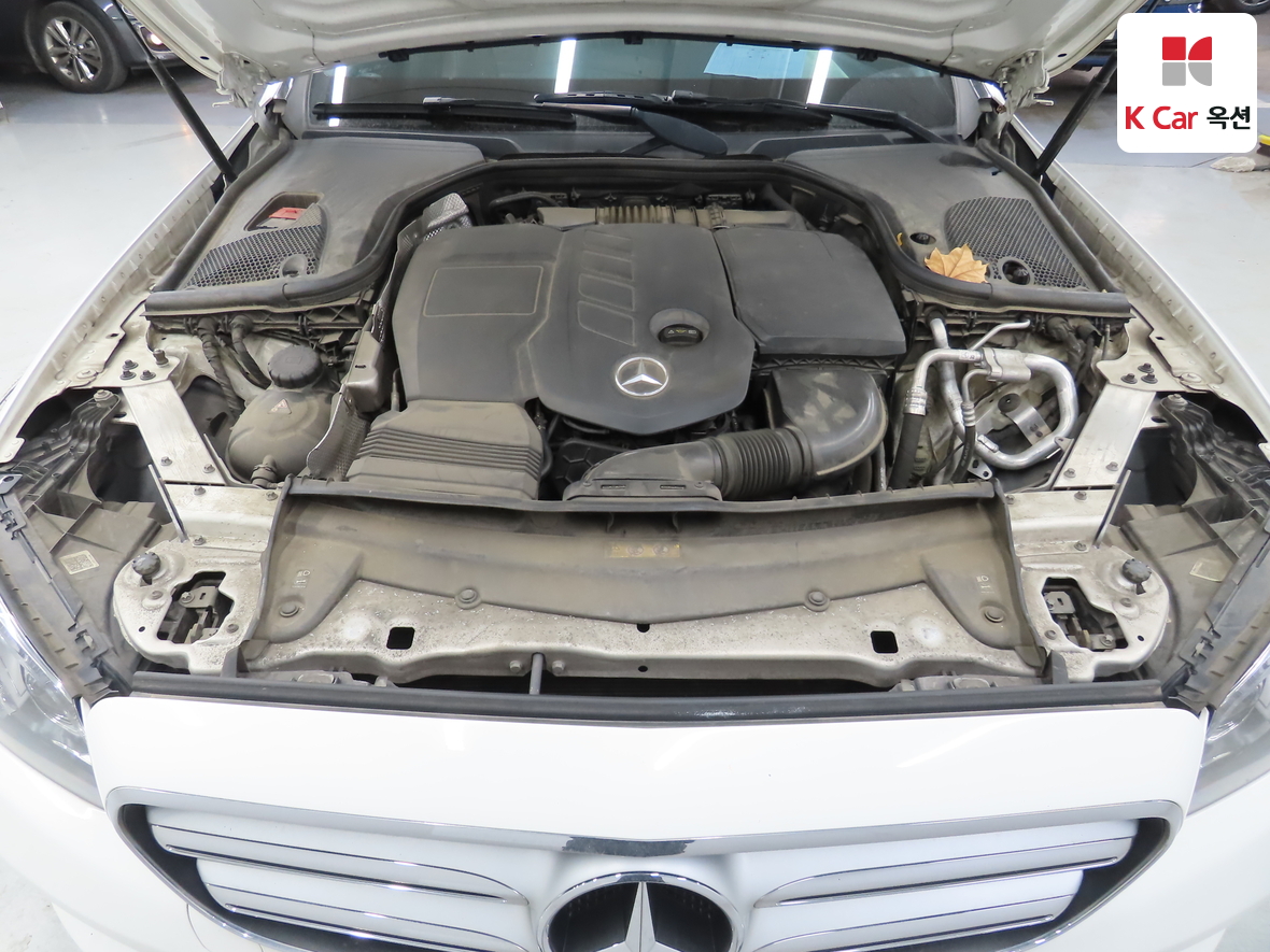 메르세데스-벤츠 E-클래스 2017 - 이미지 36
