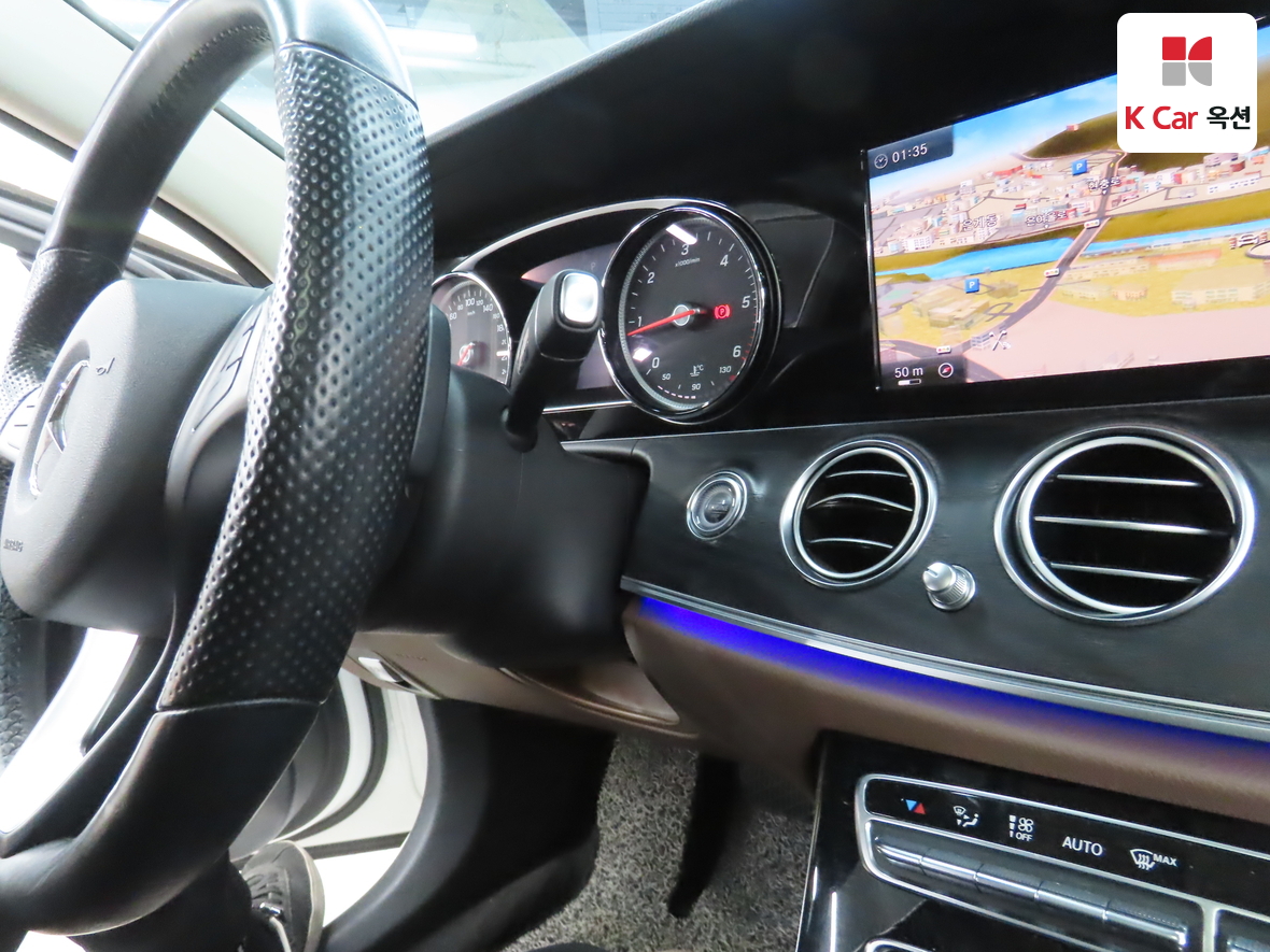 메르세데스-벤츠 E-클래스 2017 - 이미지 11