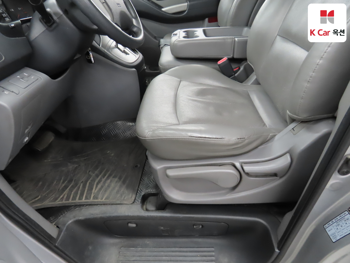 Hyundai Grand Starex 2014 - Image 17