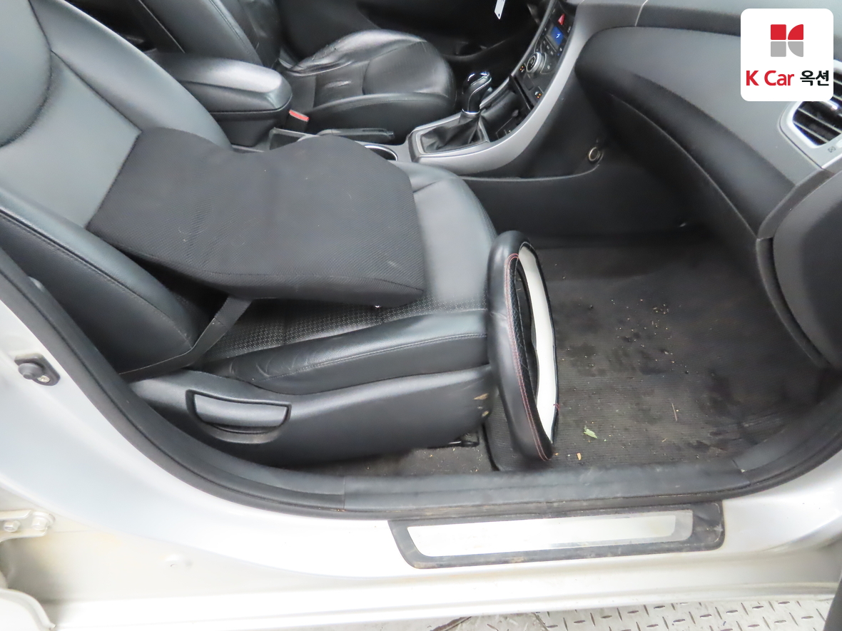 Hyundai Elantra 2014 - Image 29