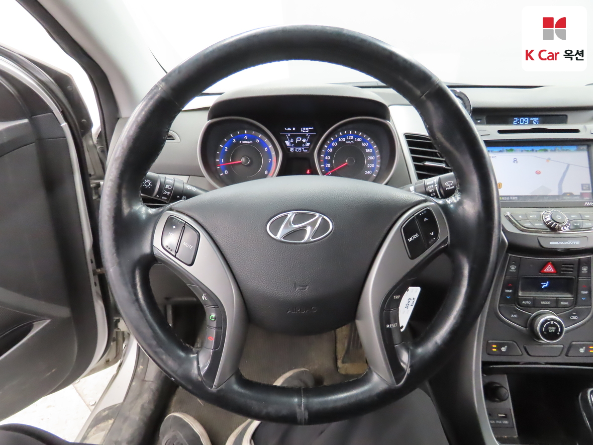 Hyundai Elantra 2014 - Image 10