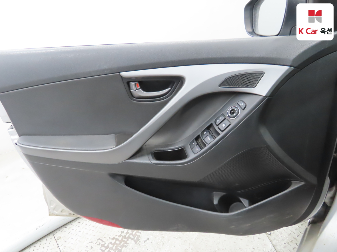 Hyundai Elantra 2014 - Image 8