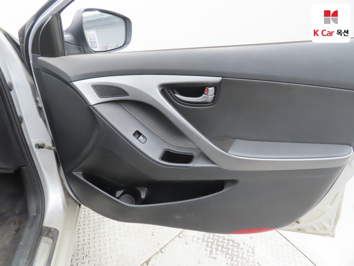 Hyundai Elantra 2014 - Image 28