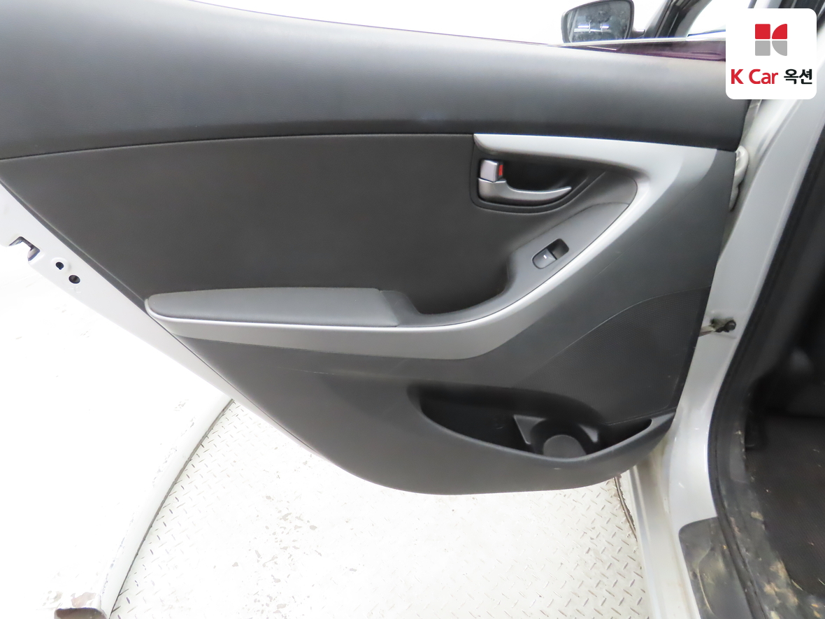 Hyundai Elantra 2014 - Image 22