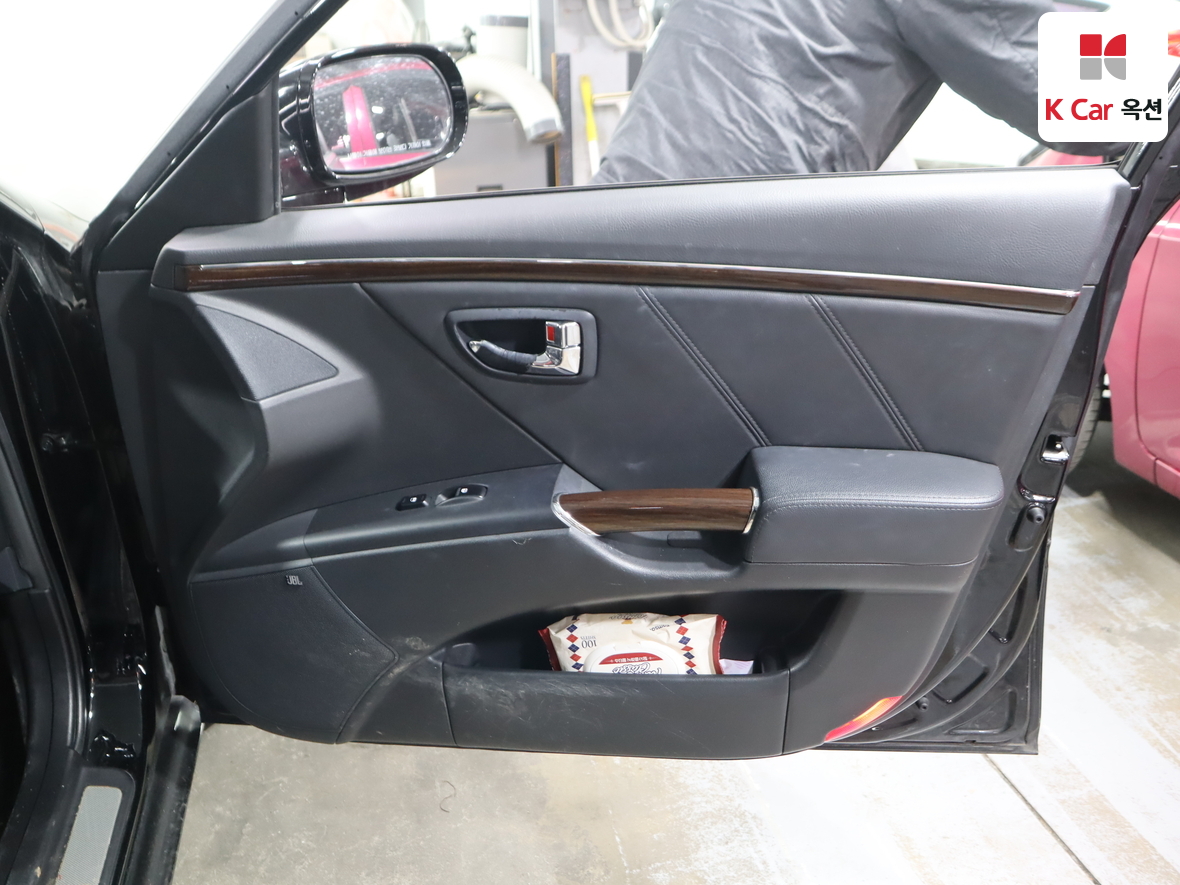 Hyundai Grandeur 2010 - Image 28