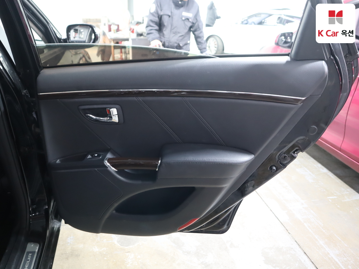 Hyundai Grandeur 2010 - Image 26