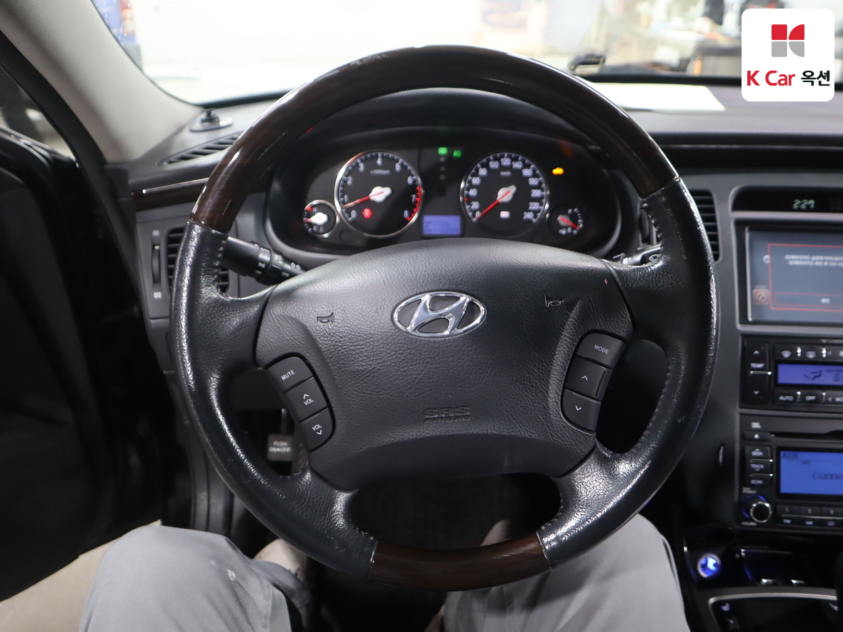 Hyundai Grandeur 2010 - Image 10