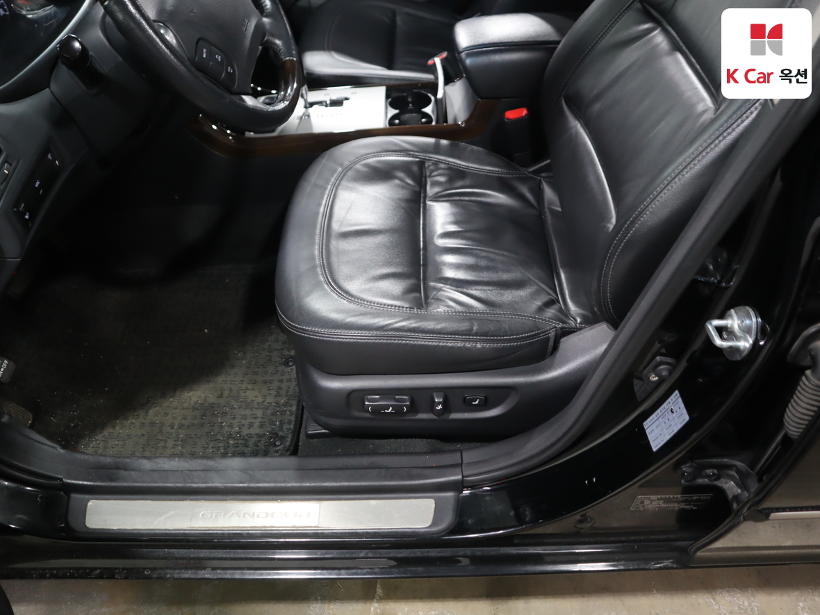 Hyundai Grandeur 2010 - Image 18