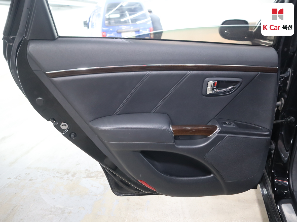 Hyundai Grandeur 2010 - Image 22