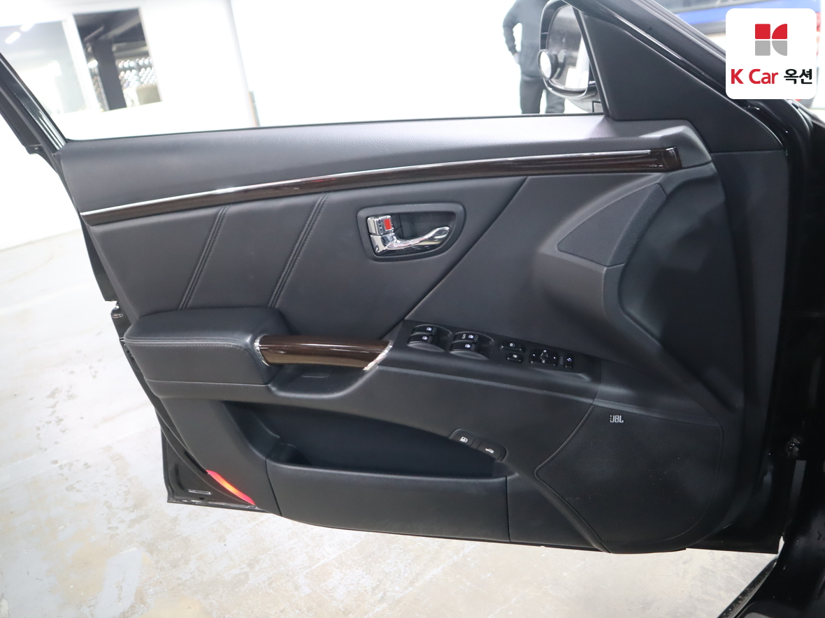 Hyundai Grandeur 2010 - Image 8