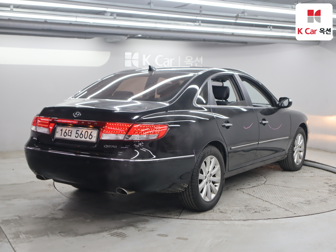 Hyundai Grandeur 2010 - Image 2