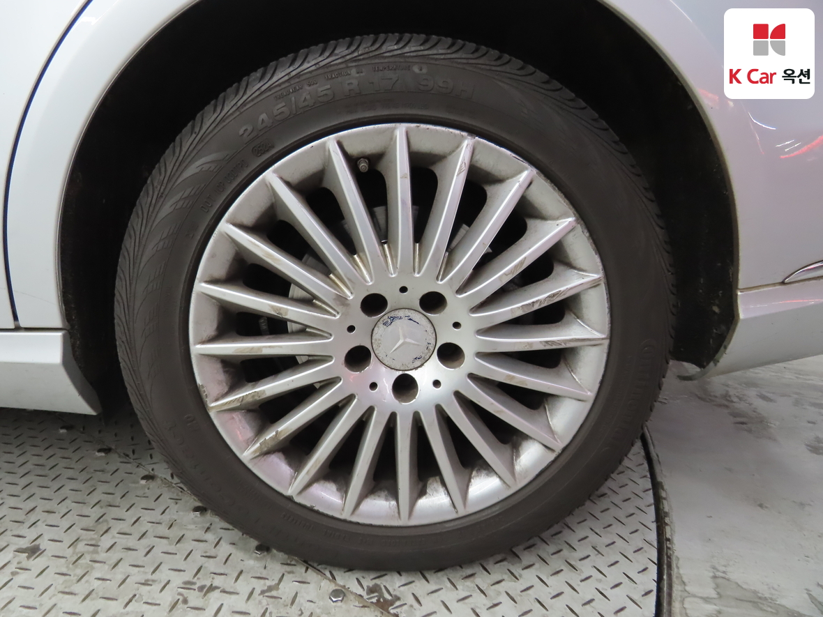 Mercedes-Benz E-Class 2014 - Image 46