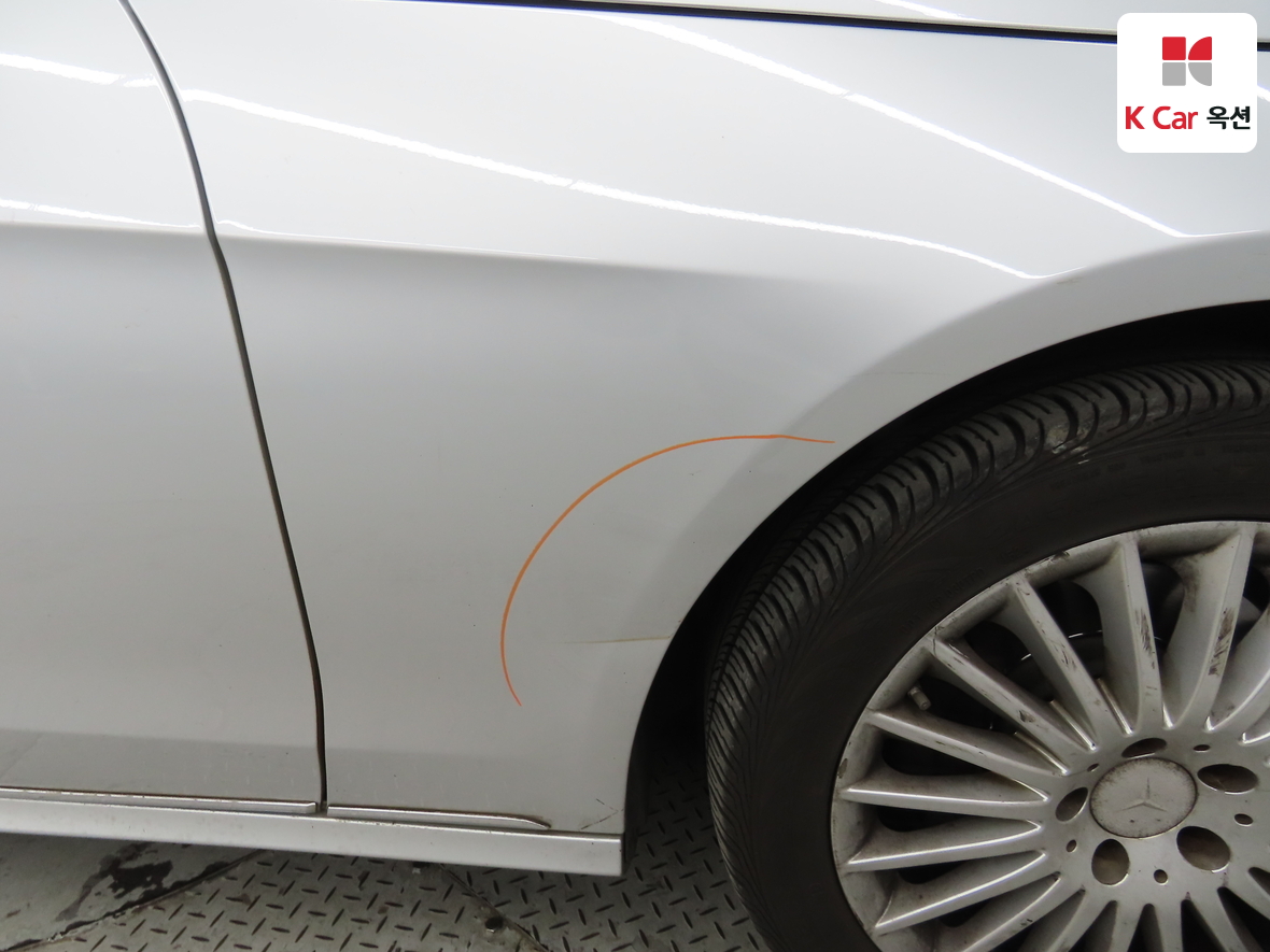 Mercedes-Benz E-Class 2014 - Image 42