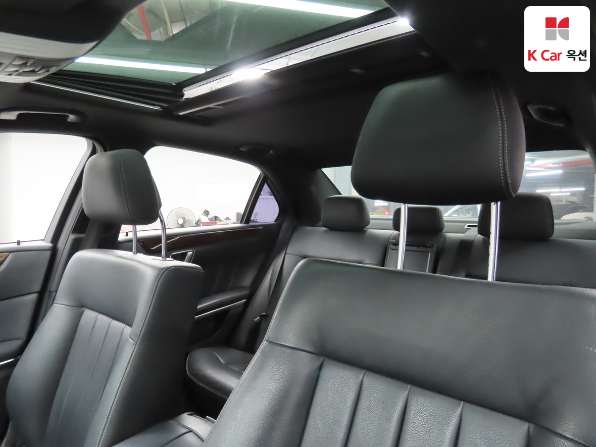 Mercedes-Benz E-Class 2014 - Image 20