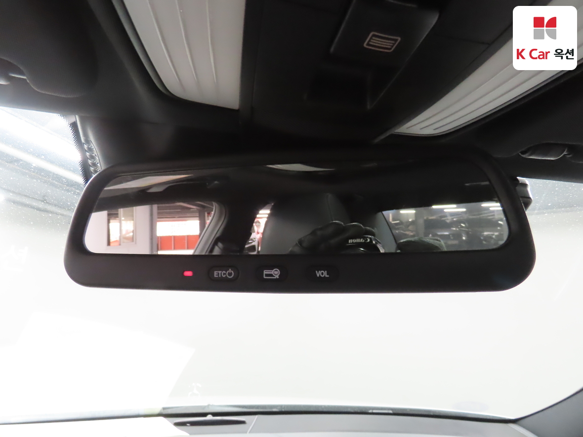 Mercedes-Benz E-Class 2014 - Image 13