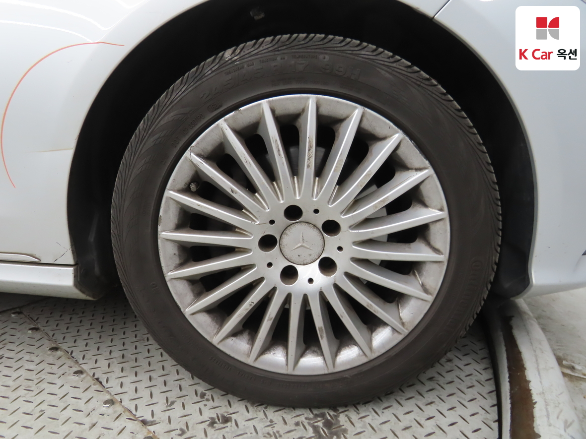 Mercedes-Benz E-Class 2014 - Image 44