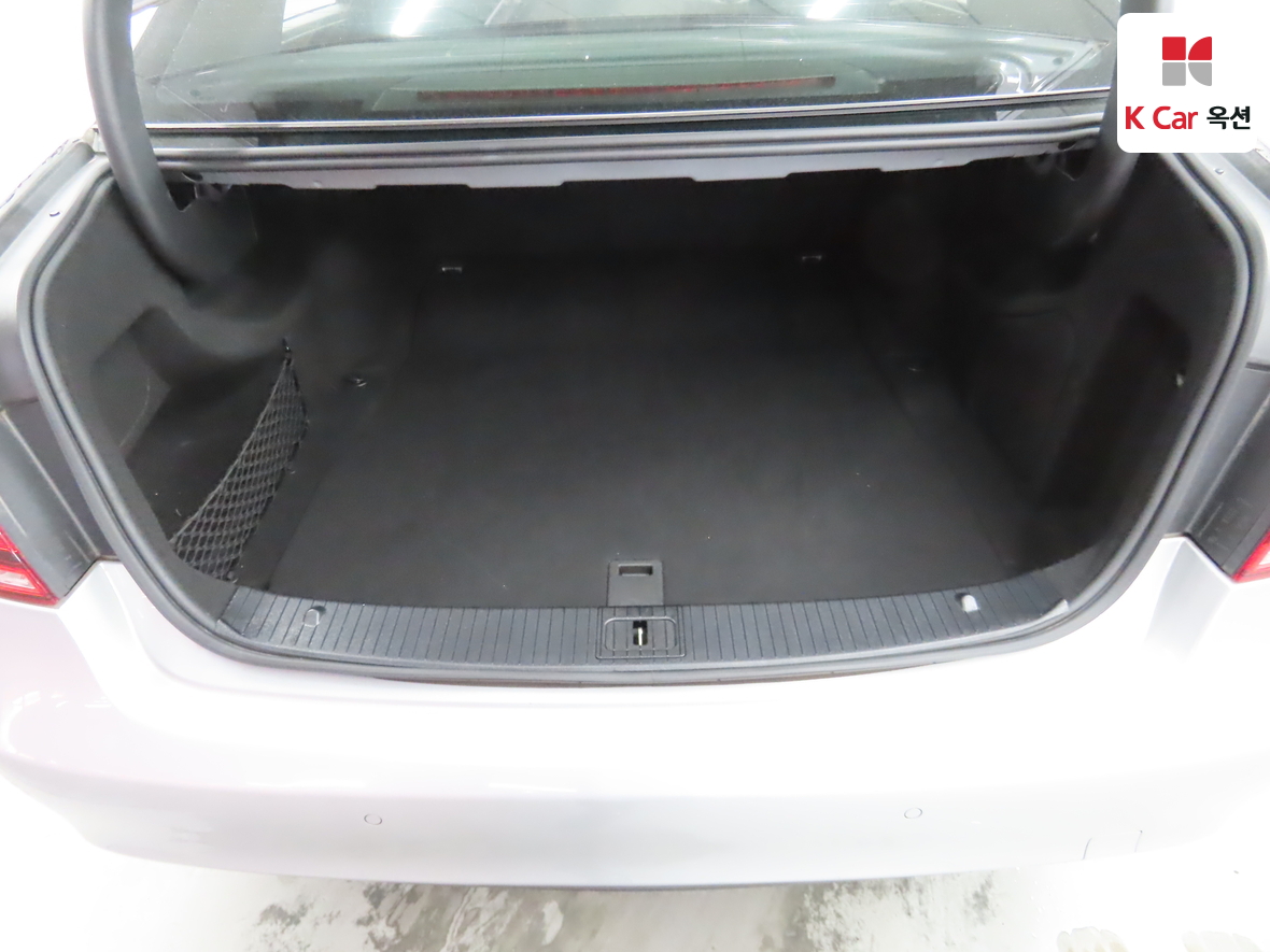 Mercedes-Benz E-Class 2014 - Image 27