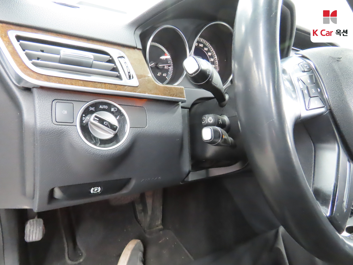 Mercedes-Benz E-Class 2014 - Image 9