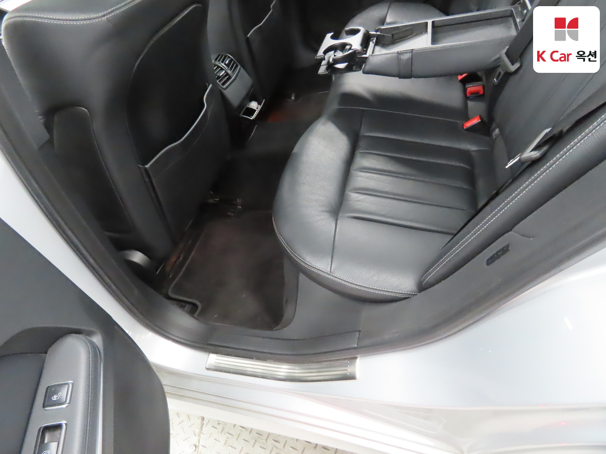 Mercedes-Benz E-Class 2014 - Image 26