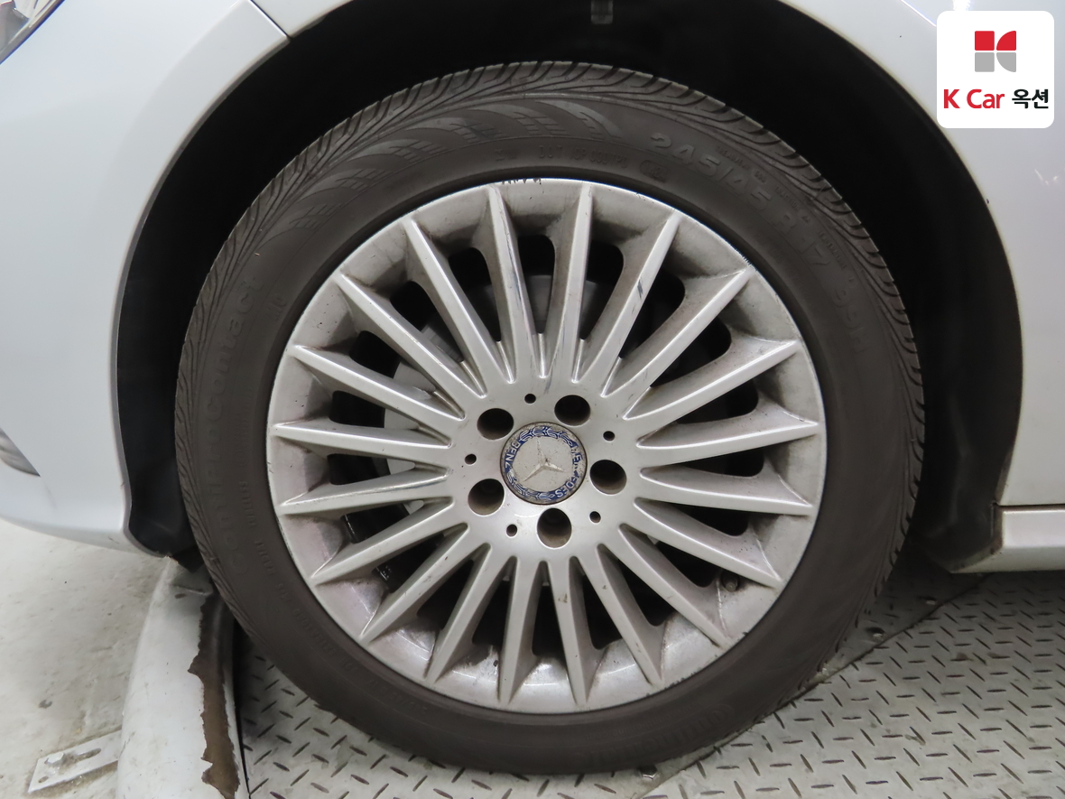 Mercedes-Benz E-Class 2014 - Image 47