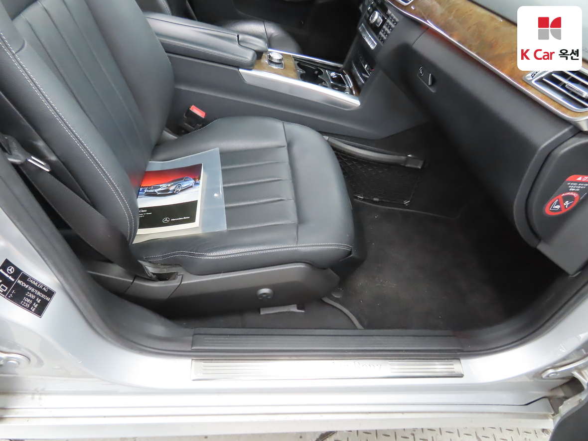 Mercedes-Benz E-Class 2014 - Image 32