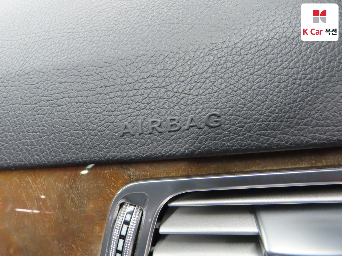 Mercedes-Benz E-Class 2014 - Image 33