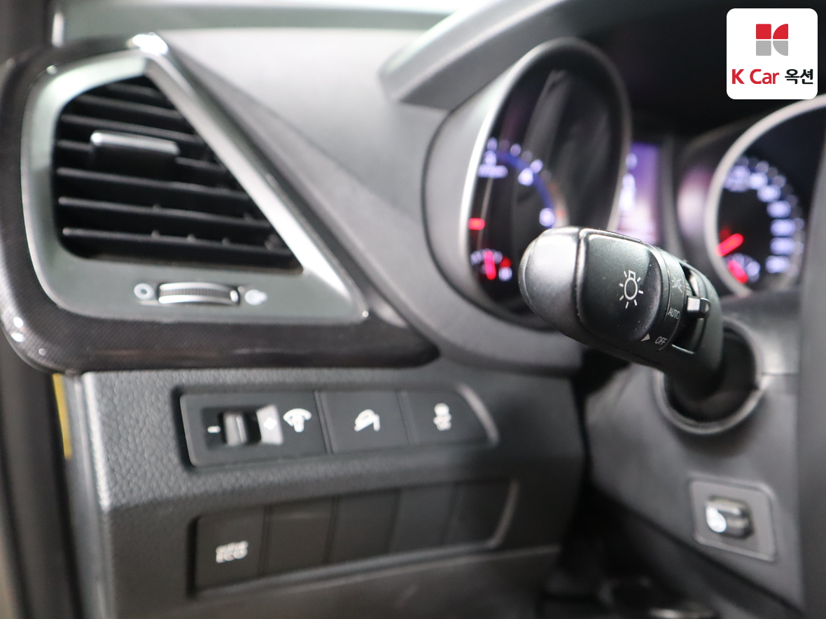 هيونداي سانتافي 2013 - صورة 9