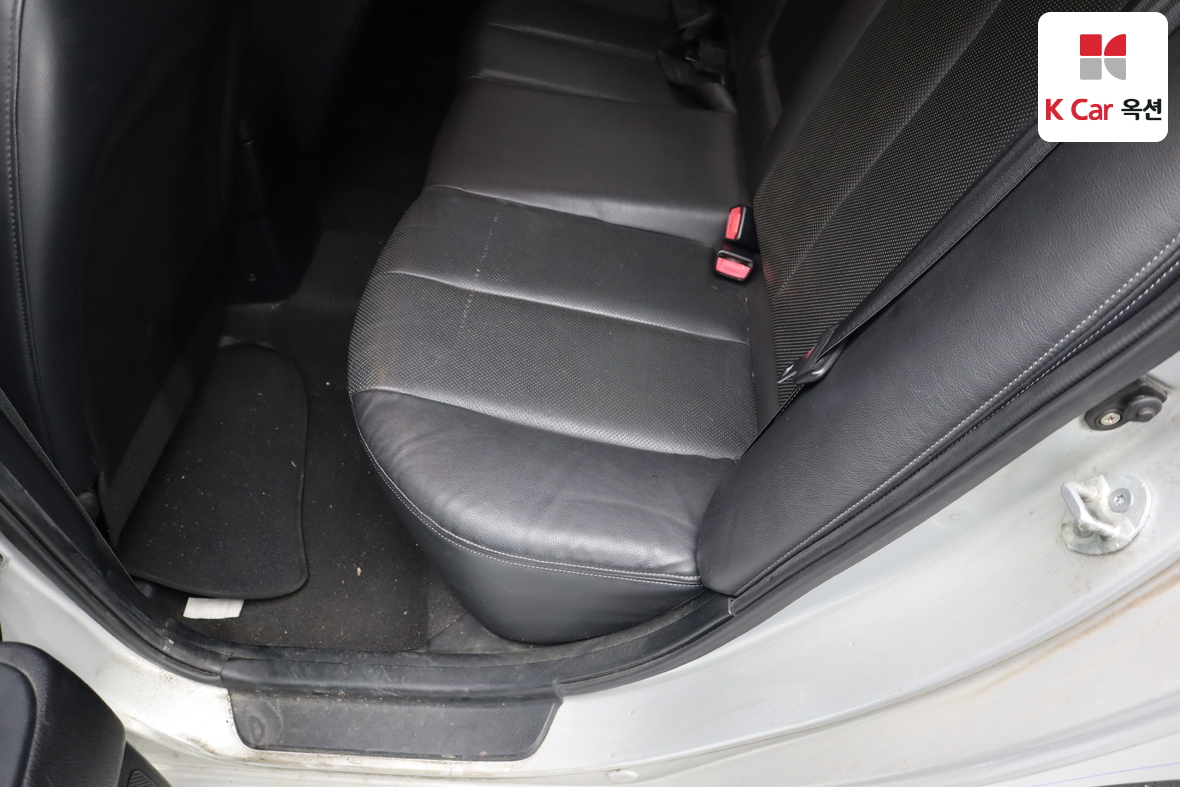 هيونداي إلانترا 2010 - صورة 22