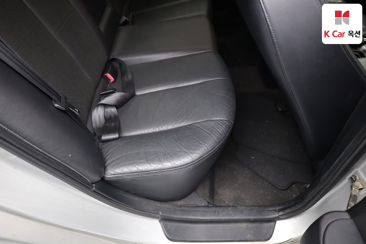 هيونداي إلانترا 2010 - صورة 26